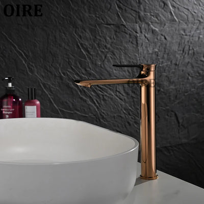 Oire Shinny Rose Gold warme en koude badkamerkraan met mengkraan voor warm en koud water
